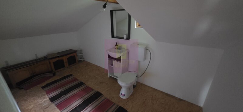 Cabana cu 5 camere de vanzare in Provita