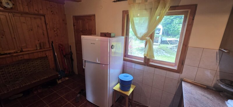 Cabana cu 5 camere de vanzare in Provita