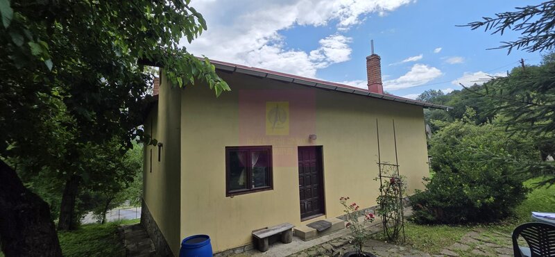 Cabana cu 5 camere de vanzare in Provita
