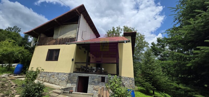 Cabana cu 5 camere de vanzare in Provita